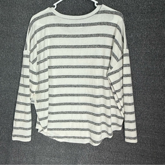 Lucky Brand New Women Gray and White Striped Sweater Sz M - Picture 2 of 8